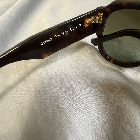 AHLEM x Palais Galliera - Dark Turtle / Green Glitter Gradient Sunglasses - Picture 9 of 12